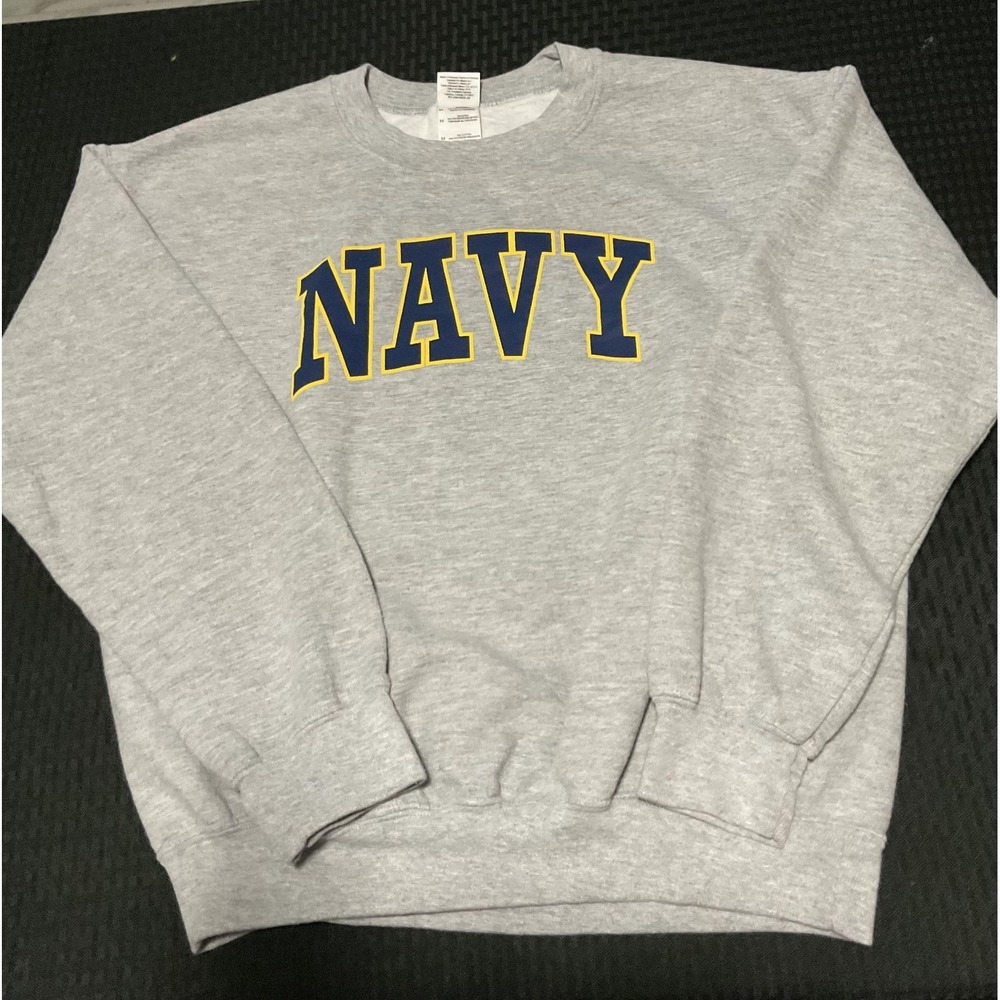 Gildan Sweatshirt Mens Medium Gray NAVY‎ Graphic Crewneck Fleece Pullover USA